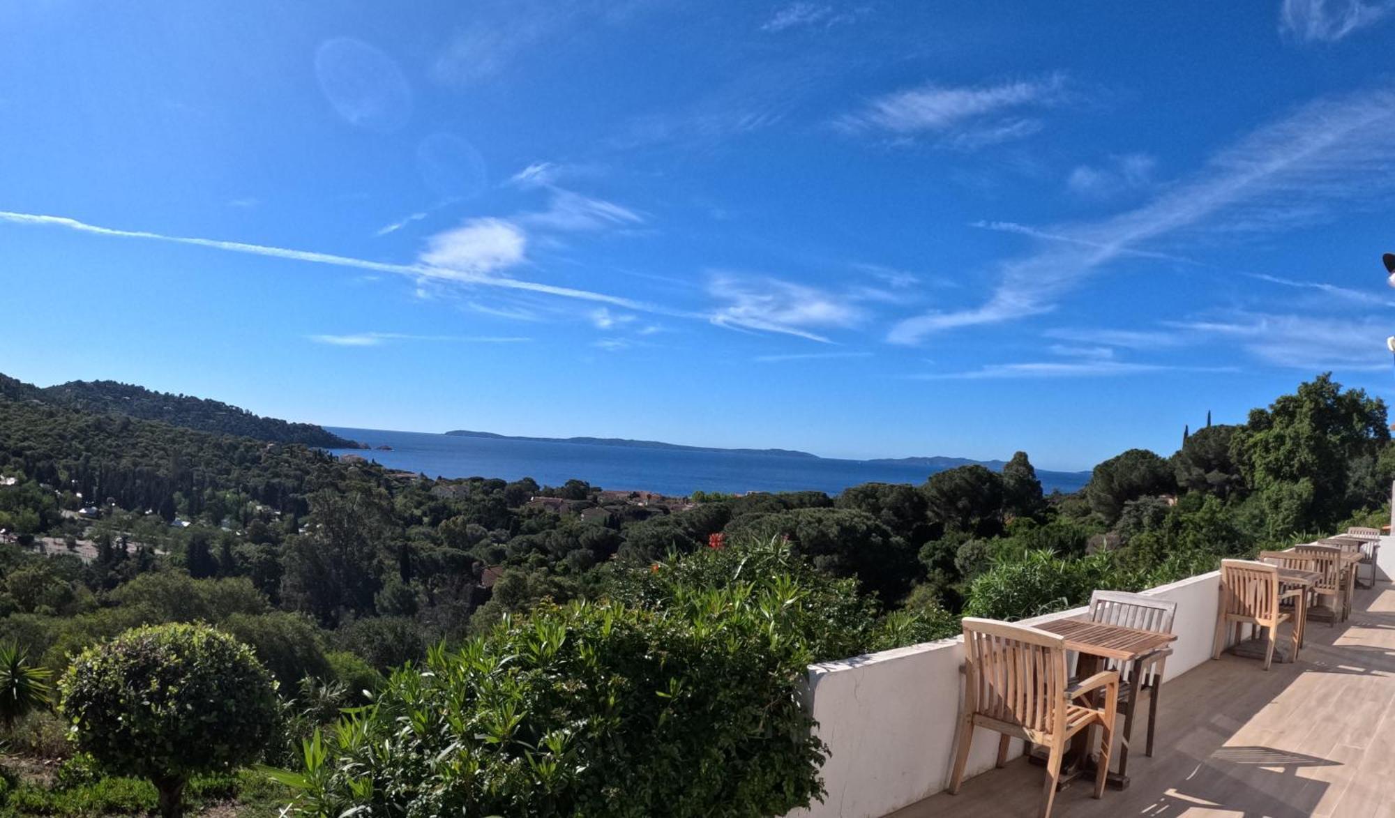 Azur Hotel Le Lavandou Eksteriør billede