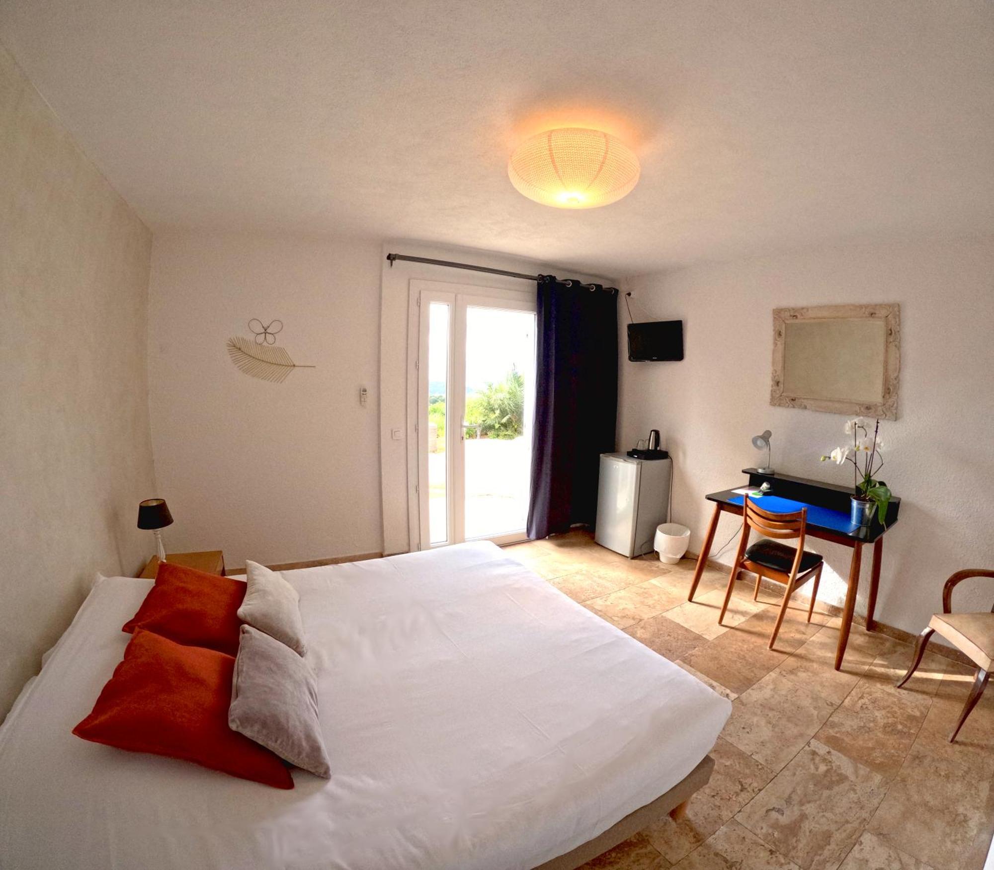 Azur Hotel Le Lavandou Eksteriør billede