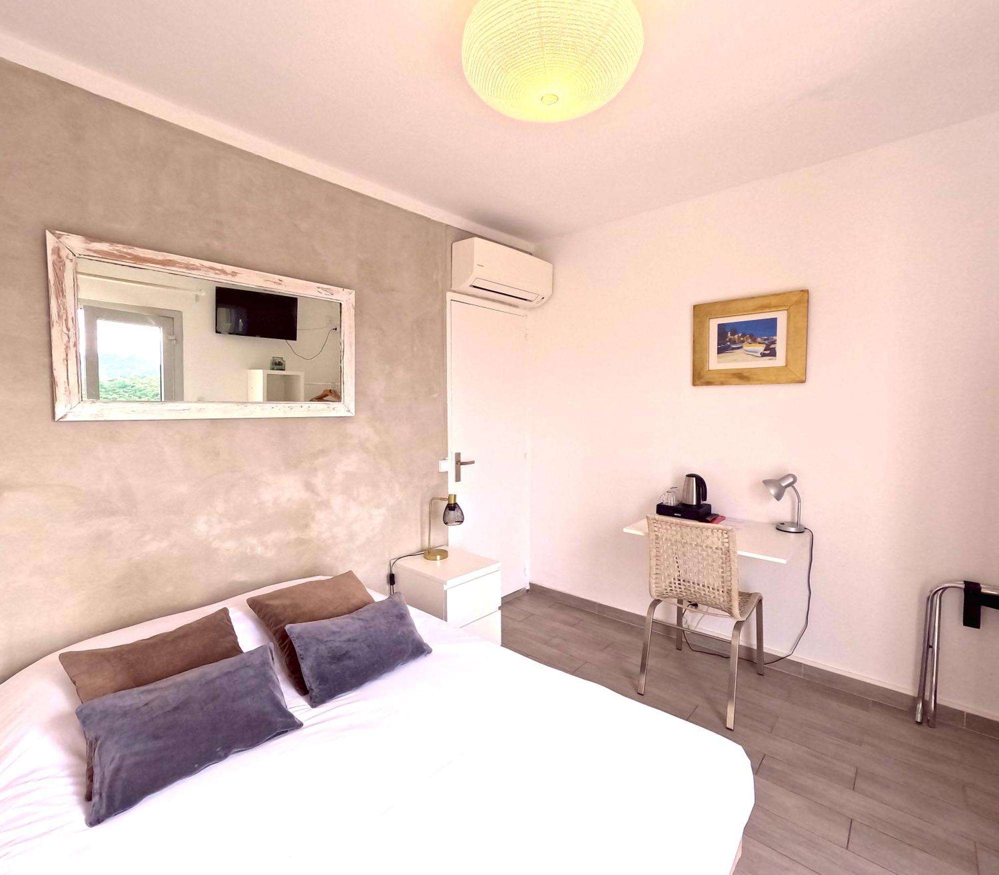 Azur Hotel Le Lavandou Eksteriør billede