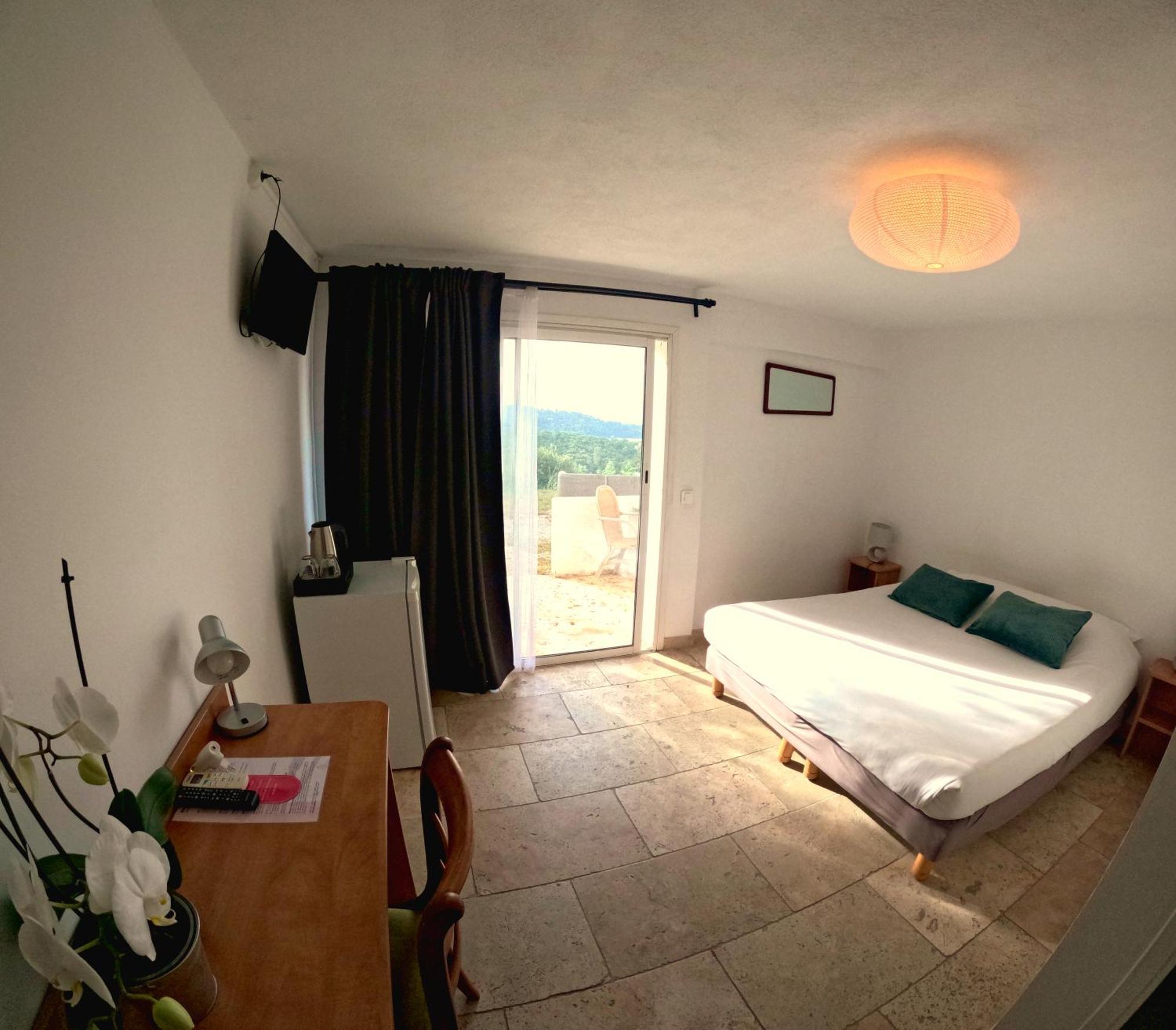 Azur Hotel Le Lavandou Eksteriør billede