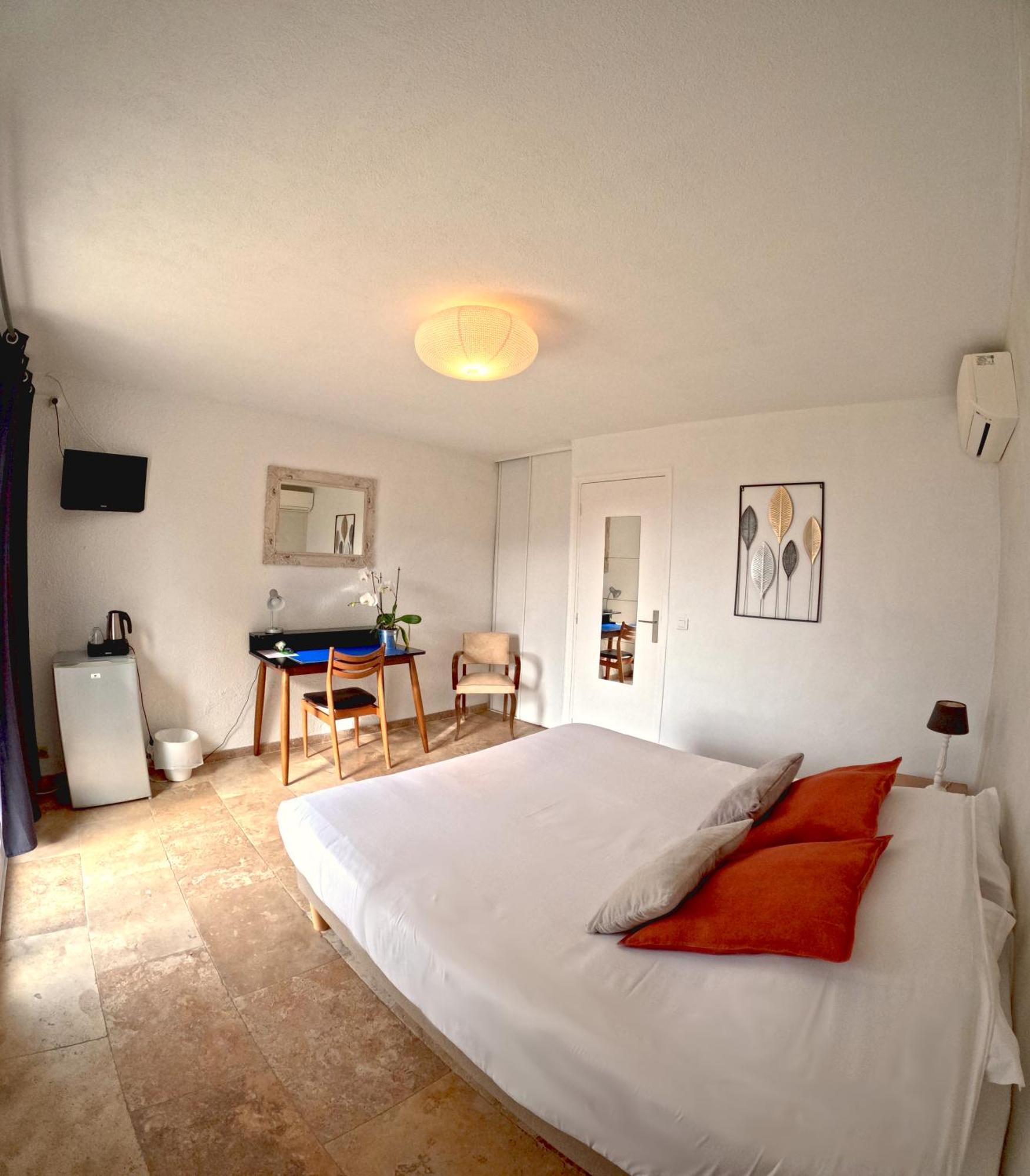 Azur Hotel Le Lavandou Eksteriør billede