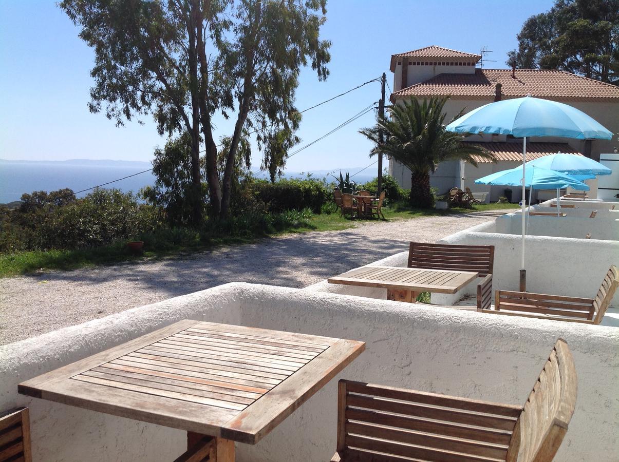 Azur Hotel Le Lavandou Eksteriør billede