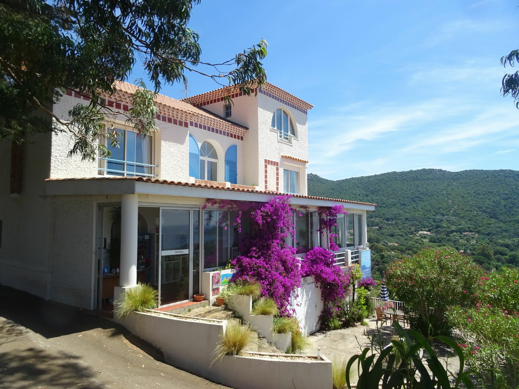 Azur Hotel Le Lavandou Eksteriør billede